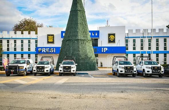 Entregan unidades de reacción rápida a Protección Civil y Bomberos