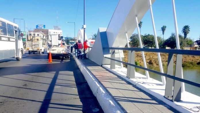 Siguen embelleciendo la ciudad con mantenimiento en avenidas y carreteras