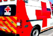 Unidad médica auxilia a persona lesionada a hospital