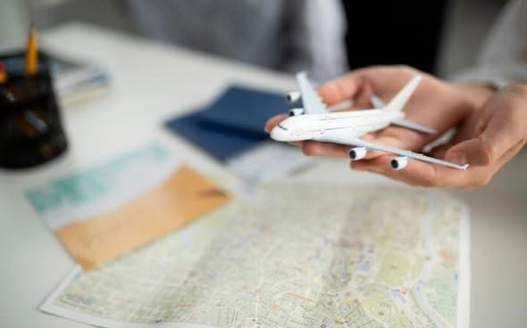 Exploran inversiones en el sur y nuevas rutas aéreas