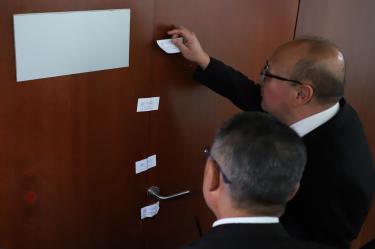 Senado cierra en definitiva su salón de belleza