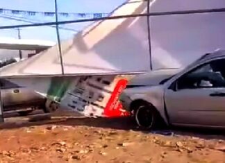 Accidente vial deja cuantiosos daños materiales en apartada colonia popular