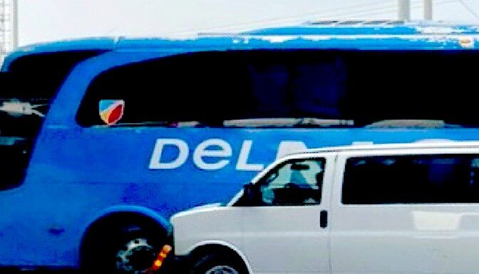 Chocan unidades en carretera a San Fernando dejando daños materiales