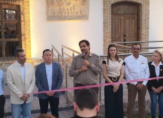 Inaugura alcalde Carlos Peña Ortiz, Café Moots Ferrocarril