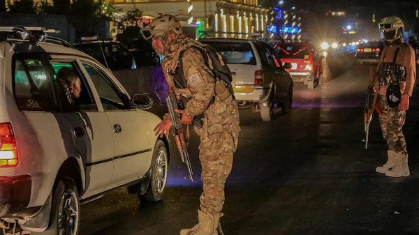 ‘Estalla’ conflicto en Medio Oriente: Pakistán bombardea Kabul y entra en ‘guerra abierta’ con Afganistán