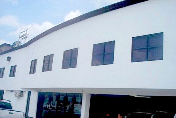 Rateros ocasionan daños en plantel educativo para robar