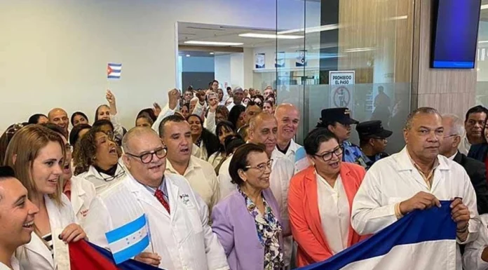 Honduras cancelará convenio con Cuba; 169 médicos deberán abandonar el país
