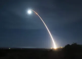 EU y Rusia acuerdan restablecer diálogo en asuntos militares tras expiración del tratado New START