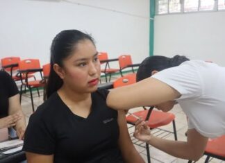 Aplican jornada de vacunación en Conalep