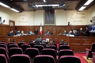 Corte concede a elementos de seguridad acusados de extorsión regresar a operar en fuerzas policiales; Esquivel y Batres, en contra