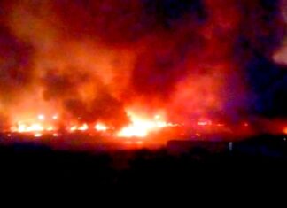 Bomberos acuden a sofocar incendio de pastizal