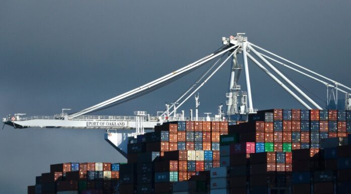 Juez concede a agencia estadounidense moratoria para devolver los aranceles