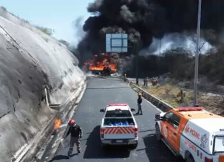 Se incendia pipa en la Monterrey-Reynosa