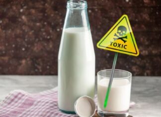 Leche llena de químico usado para preservar cadáveres causa pánico en una comunidad, ¿en dónde fue localizada?