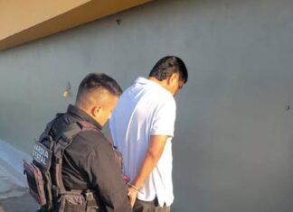 Detienen a presunto ratero de tantos que abundan en Reynosa Reynosa, Tamaulipas.-Elementos de la Guardia Estatal, lograron asegurar a un presunto ratero de tantos que abundan en la ciudad, luego de haber sido denunciado. A través de la Vocería de Seguridad de Tamaulipas, informó que esas autoridades atendieron un reporte ciudadano sobre la presencia de un masculino con actitud sospechosa al exterior de un comercio ubicado en la colonia Virreyes, Tras su intervención y de acuerdo con las indagatorias preliminares, el detenido podría estar relacionado con diversos robos cometidos el día de ayer en comercios de la ciudad. El detenido fue puesto a disposición de las autoridades correspondientes para la integración de las investigaciones