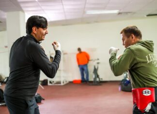 Carlos Peña Ortiz se puso lo guantes con el campeón mundial Julio César Chávez