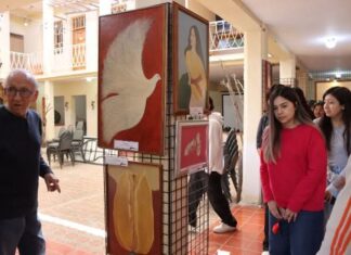 Fortalecen formación integral de sus estudiantes con visita a exposición artística