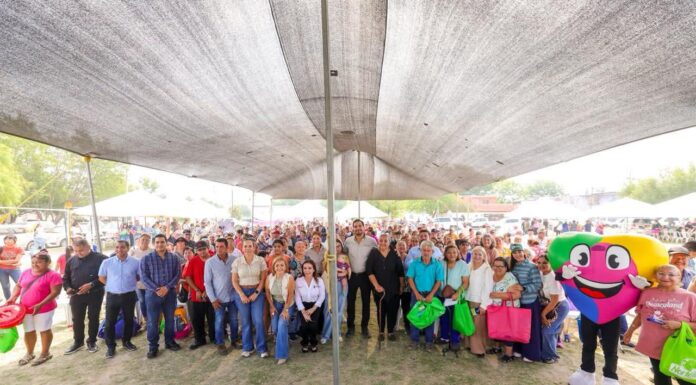 Encabezó Alcalde Carlos Peña Ortiz la Brigada DIF en la colonia Fuentes del Valle