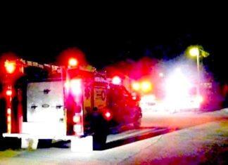 Se quema unidad y residentes dan aviso a los bomberos dejo daños materiales