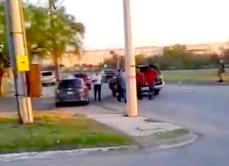 Aparatoso accidente deja daños y un lesionado