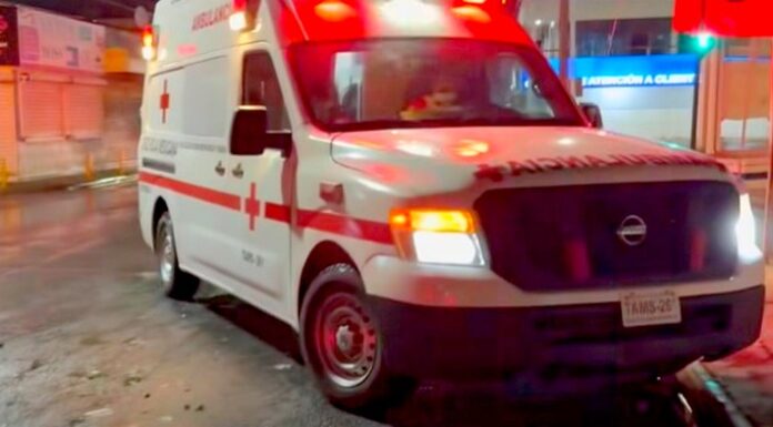 Unidad médica auxilia a víctimas al parecer las atropellaron