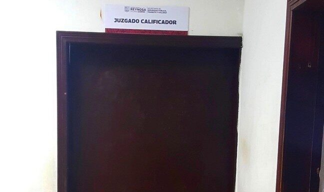Arrestan a agresivo sujeto por molestar a las personas y alterar el orden