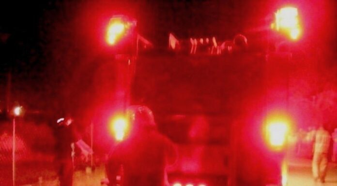 Bomberos acuden a incendio de una vivienda que dejo daños