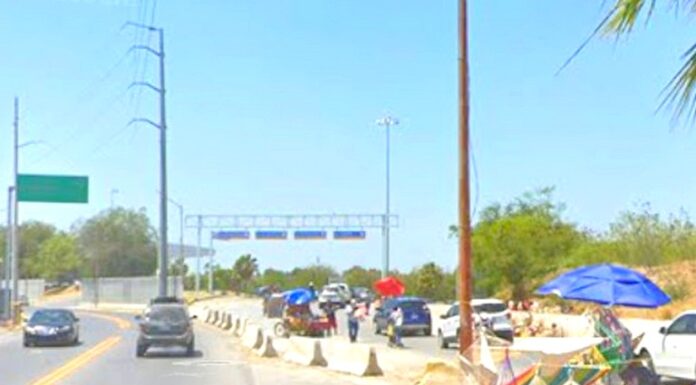 Detienen a tres por molestar a las personas en puente internacional
