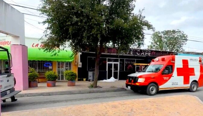 Muere persona en la vía pública de la calle del Taco