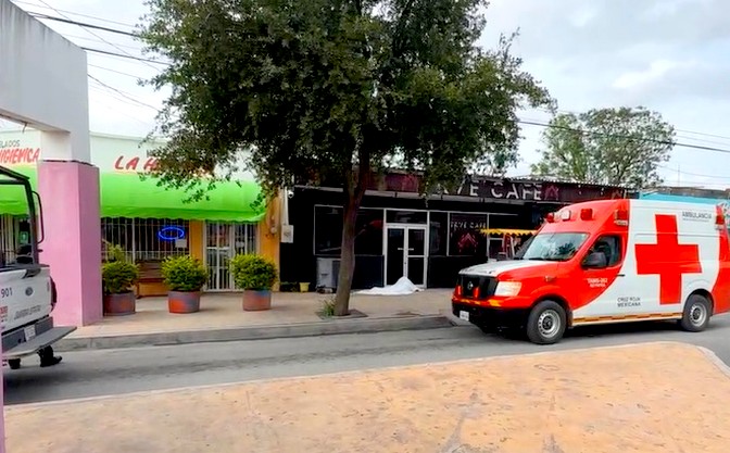 Muere persona en la vía pública de la calle del Taco