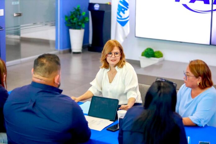Omeheira López Reyna presenta carta de intención (3)