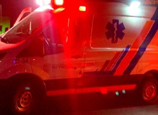 Unidad medica auxilia a victima tras ser atropellada por una unidad