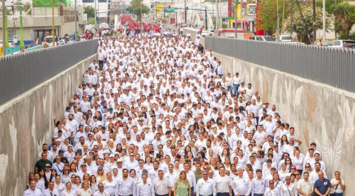 Participó el Alcalde Carlos Peña Ortiz junto al líder de la FTR, Reynaldo Garza Elizondo, en el Desfile Conmemorativo del Día del Trabajo