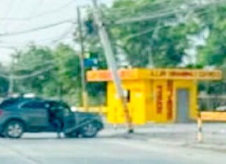 Accidente deja daños materiales y obstrucción vehicular