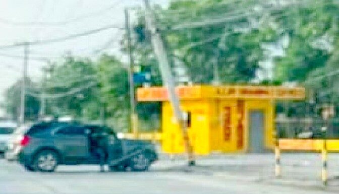 Accidente deja daños materiales y obstrucción vehicular