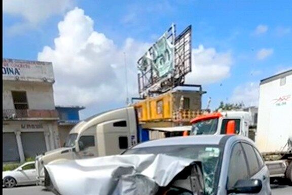 Accidente en carretera Reynosa-Río Bravo deja daños materiales