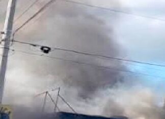 Bomberos acuden a sofocar incendio en la colonia Campestre dejo daños