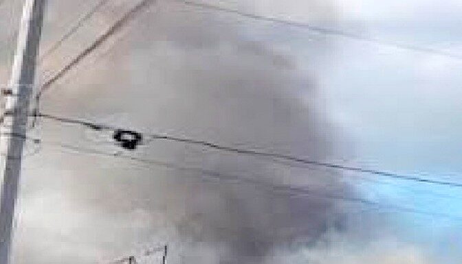Bomberos acuden a sofocar incendio en la colonia Campestre dejo daños