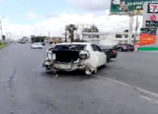 Chocan en el libramiento Monterrey y dejan caos vial
