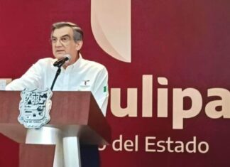 Niega Américo vínculos con huachicol fiscal; exhibe visa y reta a presentar pruebas