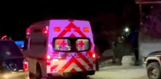 Unidad médica auxilia a personas al parecer lesionadas