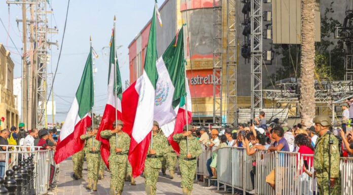 Presidió Carlos Peña Ortiz Desfile Conmemorativo del 216 Aniversario del inicio de la lucha por la Independencia de México