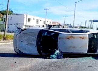 Accidente vial deja lesionados y daños en boulevard Oriente