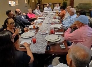 Alvarez Icaza arropa a Mauricio de Alejandro en Reynosa
