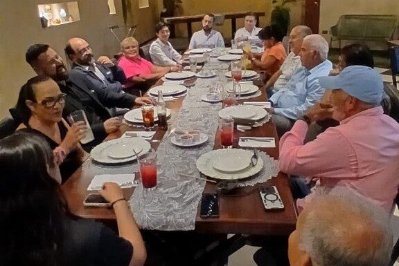 Alvarez Icaza arropa a Mauricio de Alejandro en Reynosa