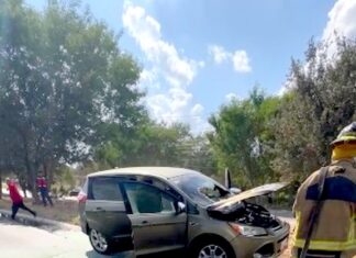 Bomberos acuden a conato de incendio de unidad