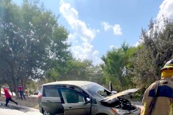 Bomberos acuden a conato de incendio de unidad