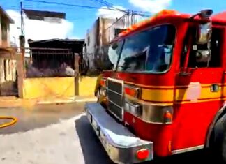 Bomberos acuden a incendio en vivienda en la zona Centro