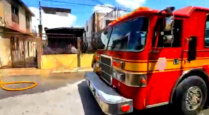Bomberos acuden a incendio en vivienda en la zona Centro