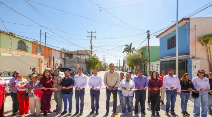 Entrega Carlos Peña Ortiz pavimentación hidráulica que beneficia a más de mil ciudadanos en la Lomas del Villar